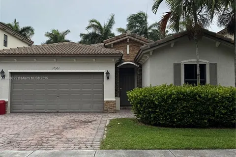 10501 SW 224th Ter, Cutler Bay FL 33190