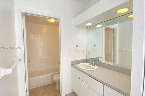 1559 Michigan Ave # 305, Miami Beach FL 33139