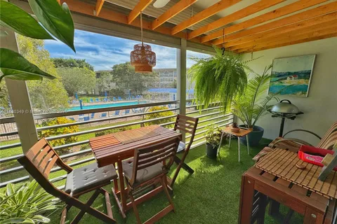 2201 Lucaya Bnd # D2, Coconut Creek FL 33066