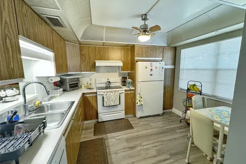2201 Lucaya Bnd # D2, Coconut Creek FL 33066