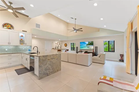830 NW 115th Ave, Plantation FL 33325