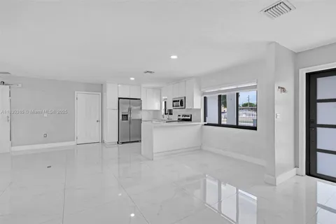 18030 NW 42nd Ct, Miami Gardens FL 33055