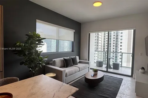 239 SW 9th St # 1604, Miami FL 33130