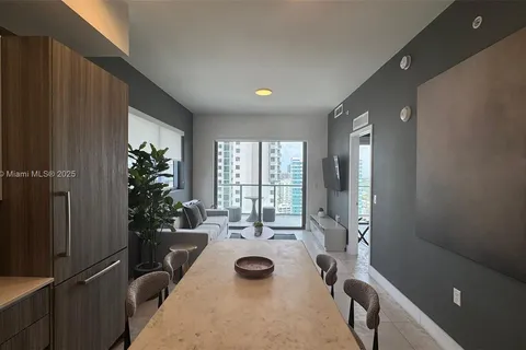 239 SW 9th St # 1604, Miami FL 33130