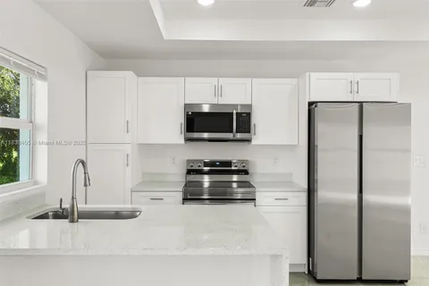 416 PINEHURST AVE, Lehigh Acres FL 33974