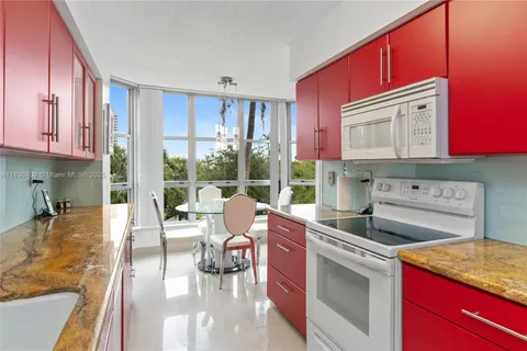 3600 Mystic Pointe Dr # 407, Aventura FL 33180