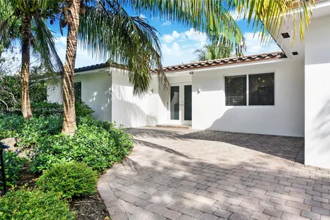 20701 NE 21st Ct, Miami FL 33179
