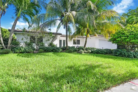 20701 NE 21st Ct, Miami FL 33179