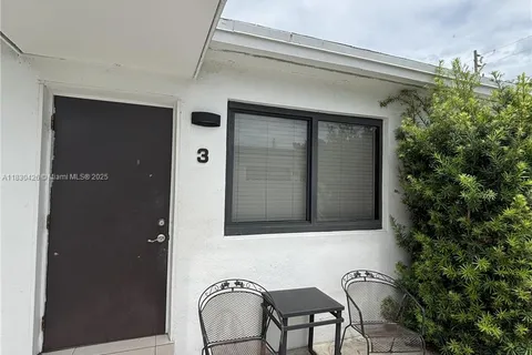 1911 NW 30th St # 3, Miami FL 33142