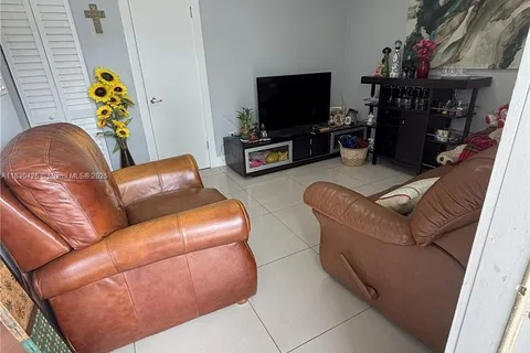 1911 NW 30th St # 3, Miami FL 33142