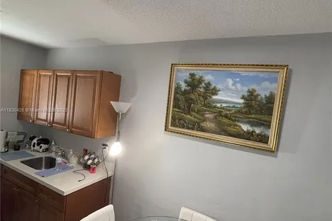 1911 NW 30th St # 3, Miami FL 33142