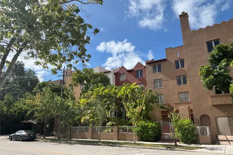 2630 SW 28th St # 34, Miami FL 33133