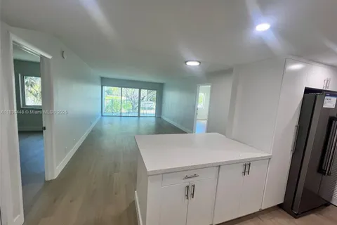 100 Lakeview Dr # 216, Weston FL 33326