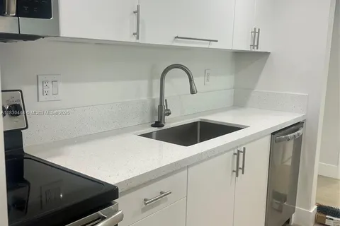 100 Lakeview Dr # 216, Weston FL 33326