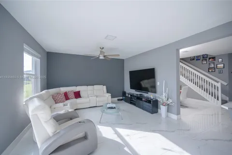 1388 SE 27th Ter, Homestead FL 33035