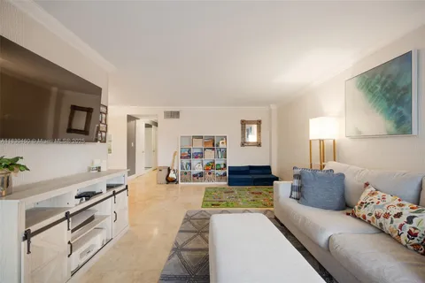 1030 9th St # 304, Miami Beach FL 33139