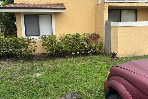 430 NW 214th St # 101, Miami Gardens FL 33169
