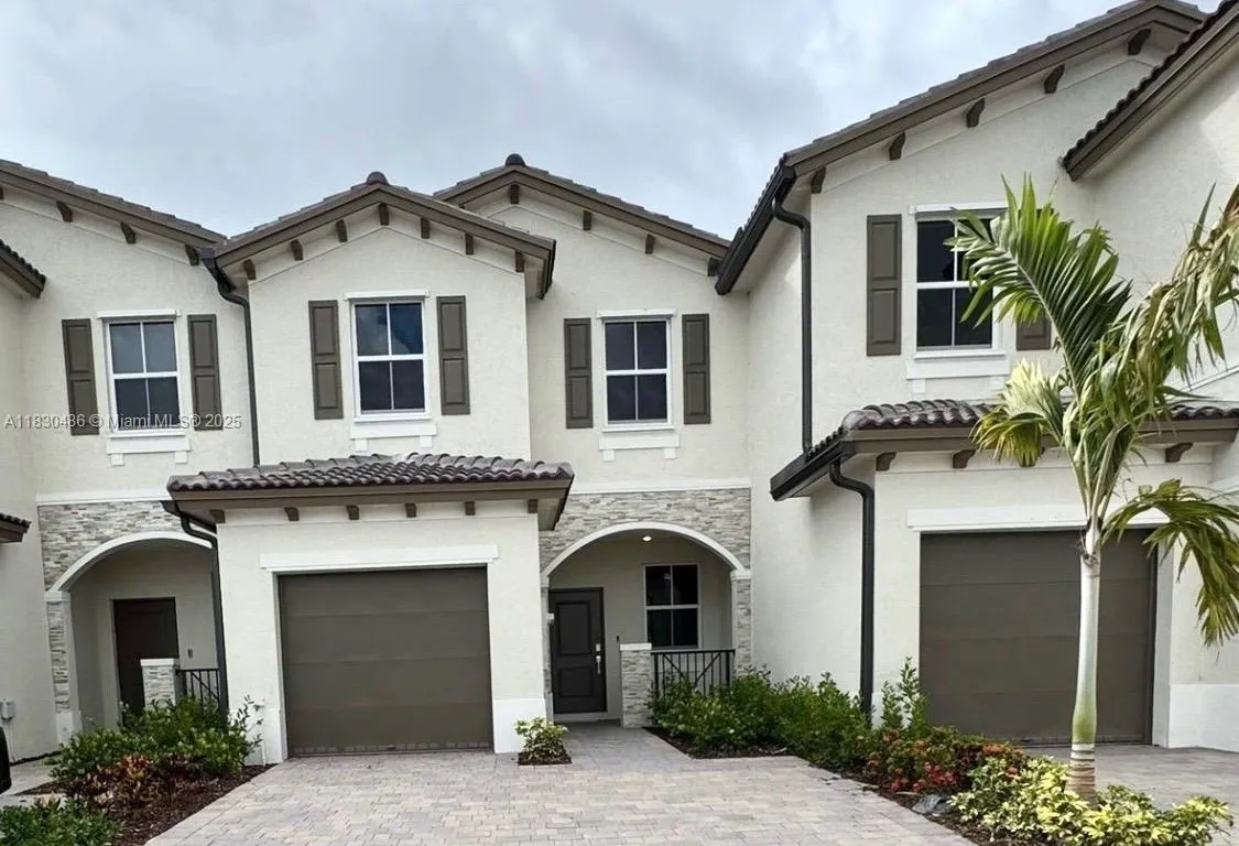 2877 SE 24 Avenue, Homestead FL 33035