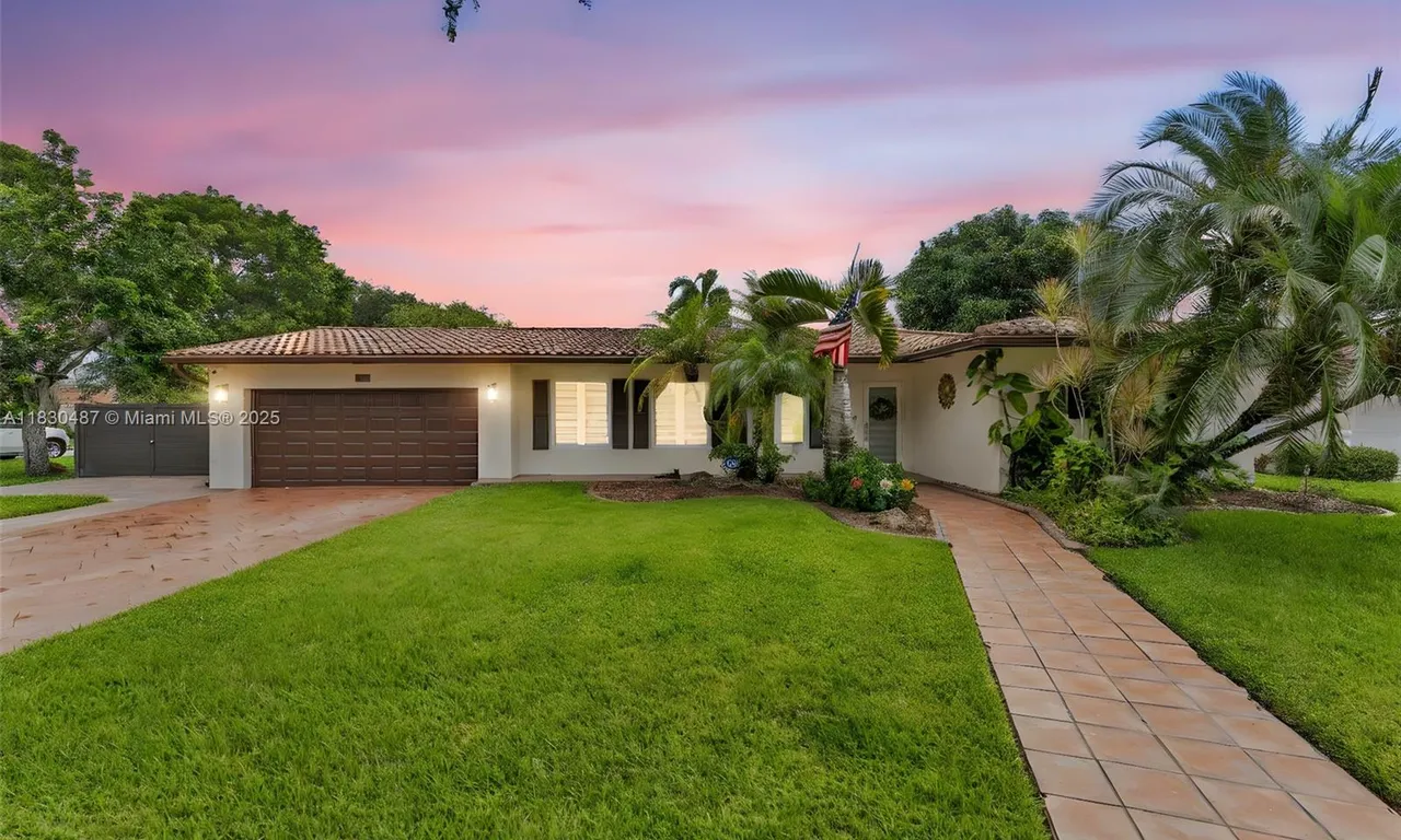 6963 Seagrape Ter, Miami Lakes FL 33014