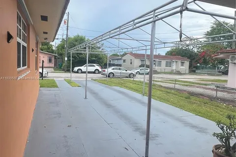 2815 SW 36th Ave, Miami FL 33133
