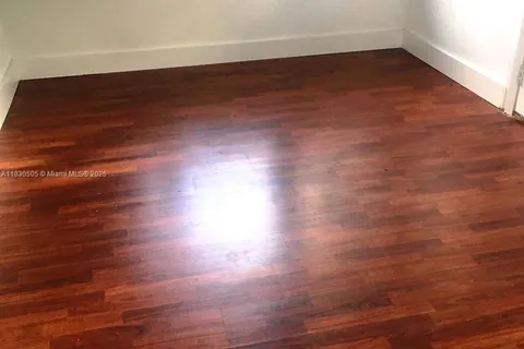 3072 NW 58th  St, Miami FL 33142