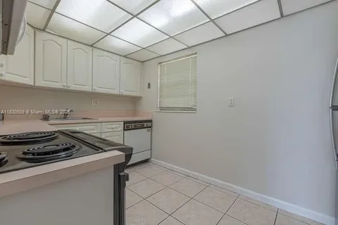 7725 SW 86th St # 313, Miami FL 33143