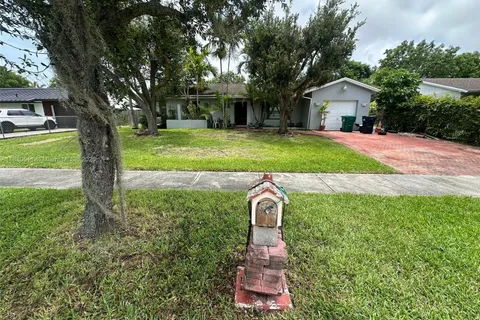 10944 SW 159th Ter, Miami FL 33157