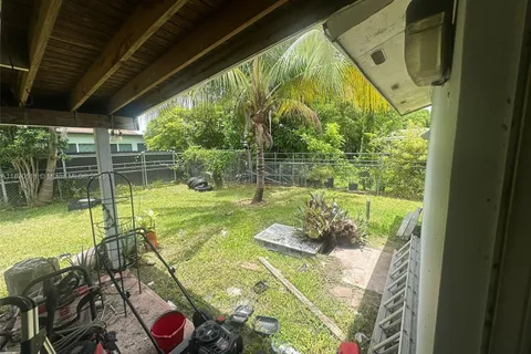 10944 SW 159th Ter, Miami FL 33157