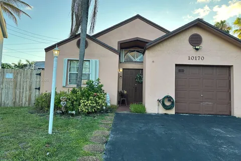 10170 SW 223rd Ter, Cutler Bay FL 33190