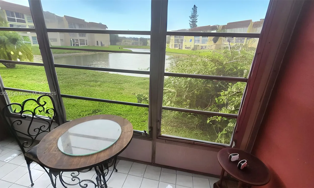 8861 Sunrise Lakes Blvd # 106, Sunrise FL 33322
