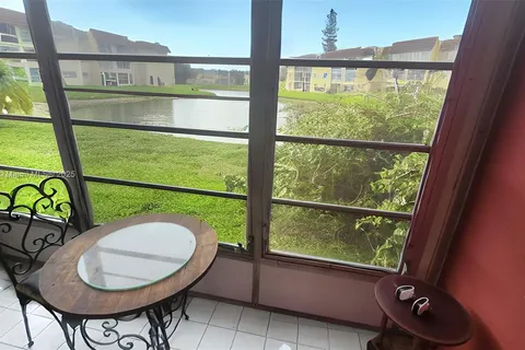 8861 Sunrise Lakes Blvd # 106, Sunrise FL 33322