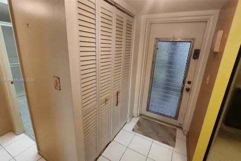 8861 Sunrise Lakes Blvd # 106, Sunrise FL 33322