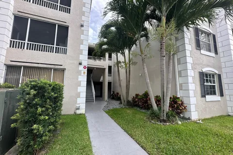 2841 N Oakland Forest Dr # 205, Oakland Park FL 33309