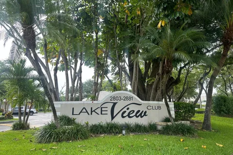 2841 N Oakland Forest Dr # 205, Oakland Park FL 33309
