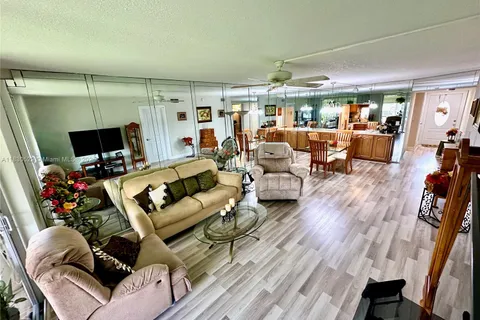 9420 S Hollybrook Lake Dr # 302, Pembroke Pines FL 33025