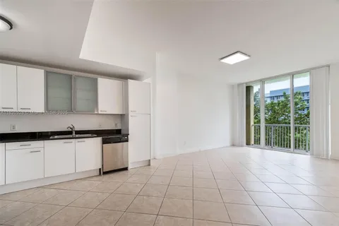 1350 NW 8th Ct # A4, Miami FL 33136