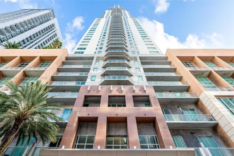 253 NE 2nd St # 2608, Miami FL 33132