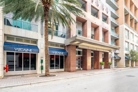253 NE 2nd St # 2608, Miami FL 33132