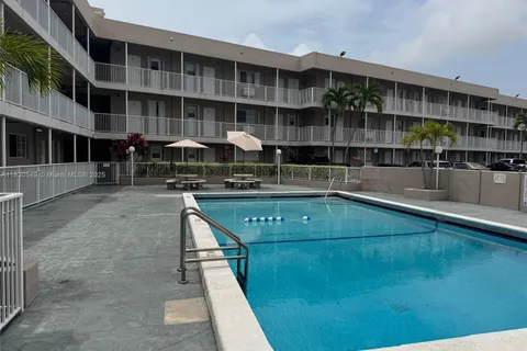 6580 Santona St # A34, Coral Gables FL 33146