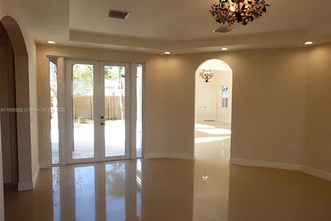 1927 SE 22nd Dr, Homestead FL 33035