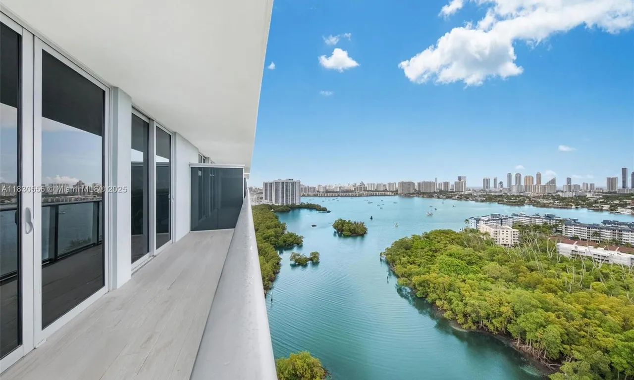 16385 Biscayne Blvd # 2219, North Miami Beach FL 33160