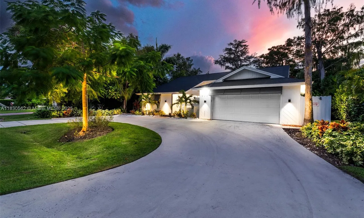903 BLUEBIRD, Naples FL 34104