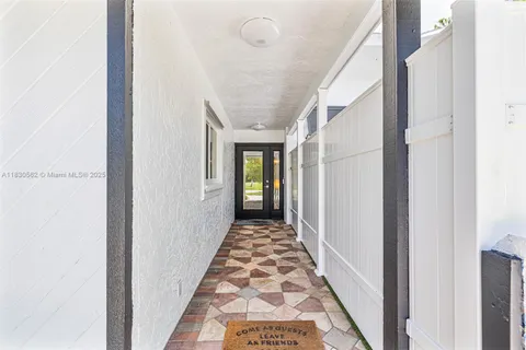 903 BLUEBIRD, Naples FL 34104