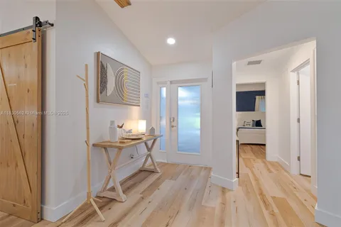 903 BLUEBIRD, Naples FL 34104