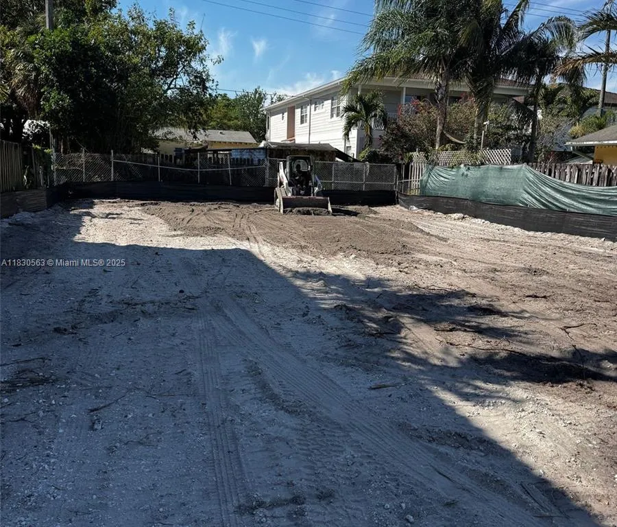 214/216 SW 9th ST, Fort Lauderdale FL 33315