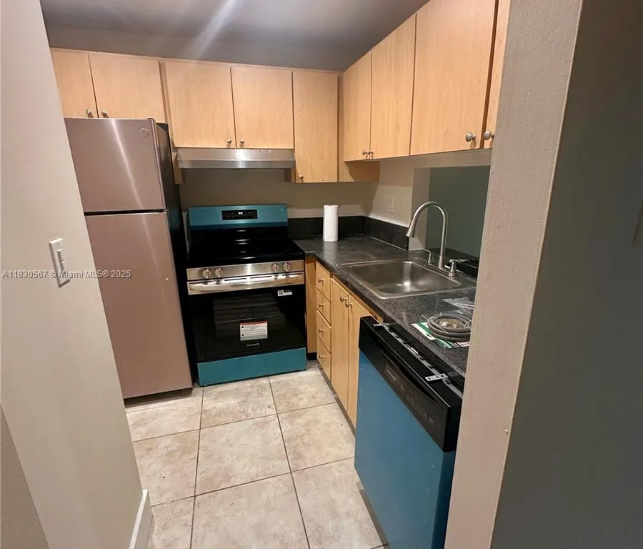 2935 NE 163rd St # 3P, North Miami Beach FL 33160