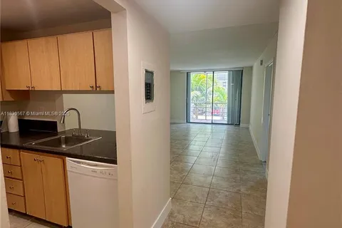 2935 NE 163rd St # 3P, North Miami Beach FL 33160