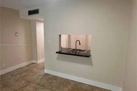 2935 NE 163rd St # 3P, North Miami Beach FL 33160