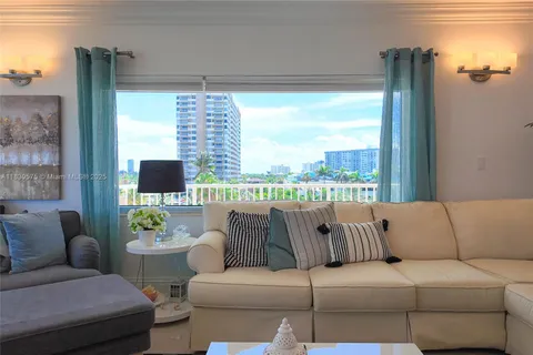 1950 S Ocean Dr # 4E, Hallandale Beach FL 33009