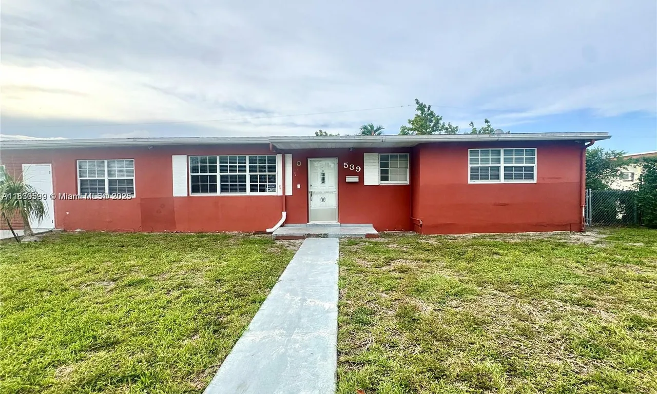 539 W 40th, Hialeah FL 33012